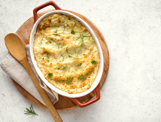 ESCONDIDINHO GRATINADO DE LINGUIÇA E QUEIJO MUSSARELA TRELAC